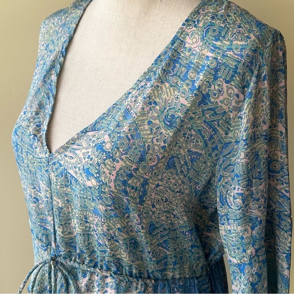 Beautiful Silk Blend, Boho Chic, Knee Length Dress with Cutout Back - Picture 3 of 9